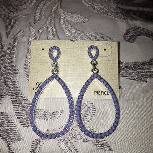 🆕Purple tear drop earrings NWT